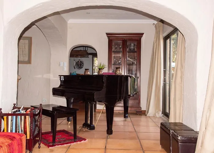 Vintage Serene Villa