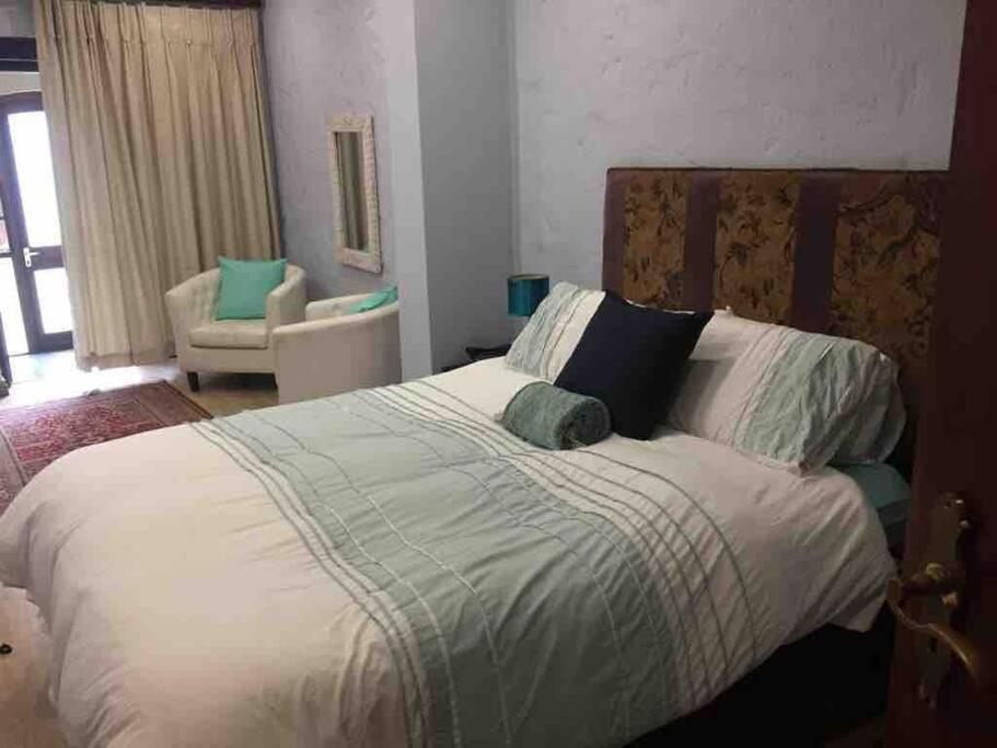 Vintage Serene Holiday home Hartbeespoort
